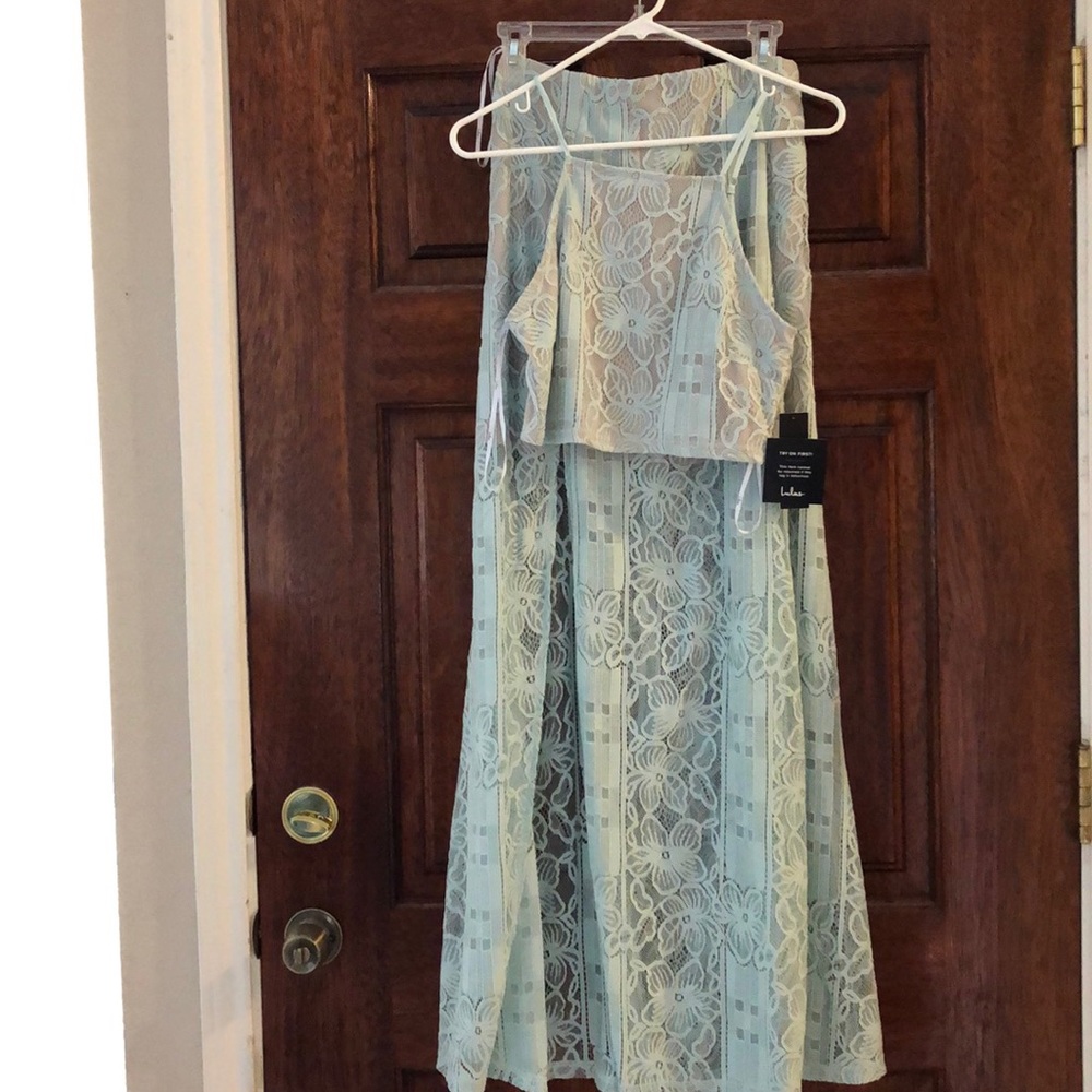 Beautiful lace prom/wedding guest dress